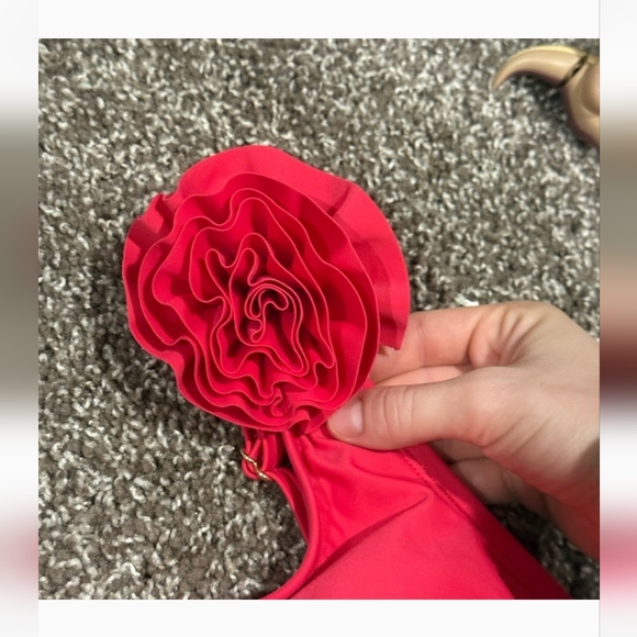 NWT Shade And Shore Redish Rose One Shoulder Flower Swimsuit - Picture 7 of 11